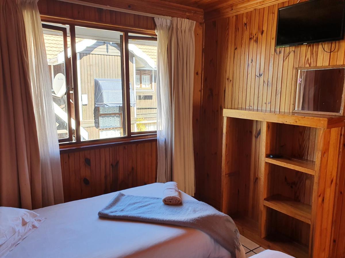 Lakeside Accommodation Knysna Bagian luar foto